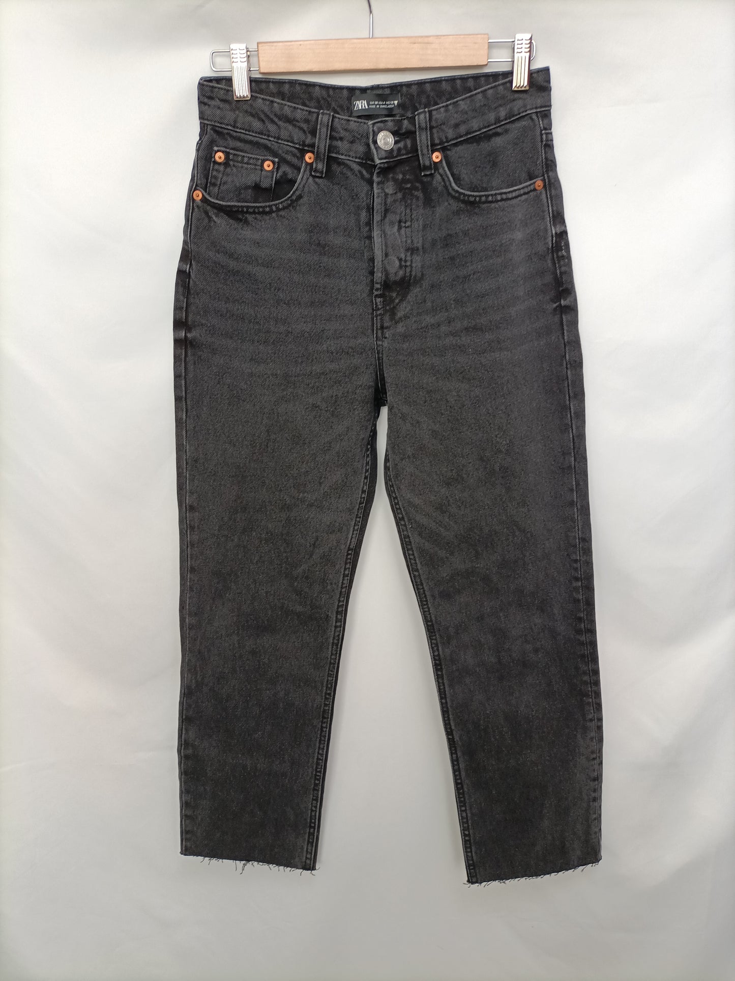 OTRAS. Pantalón negro denim T.36