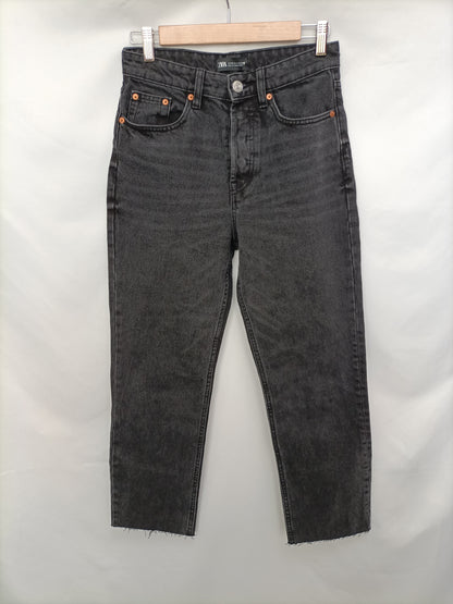 OTRAS. Pantalón negro denim T.36