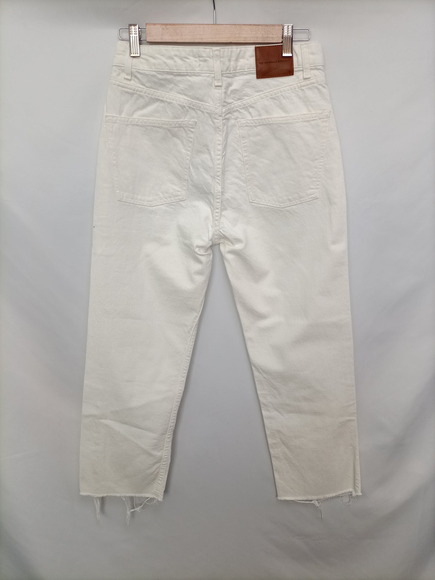 Paula. ZARA. Pantalón vaquero blanco  T.38