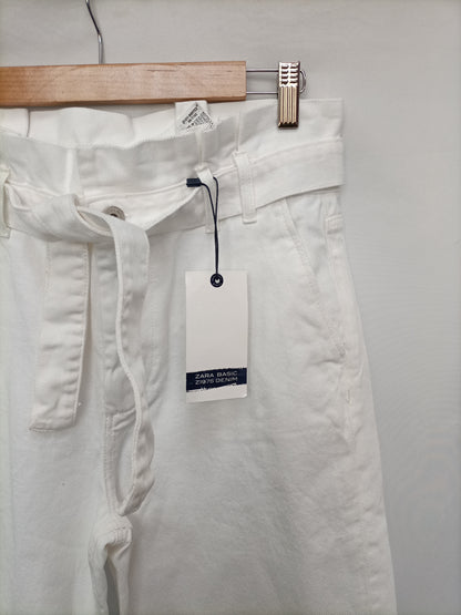 ZARA. Pantalón blanco perlas T.38