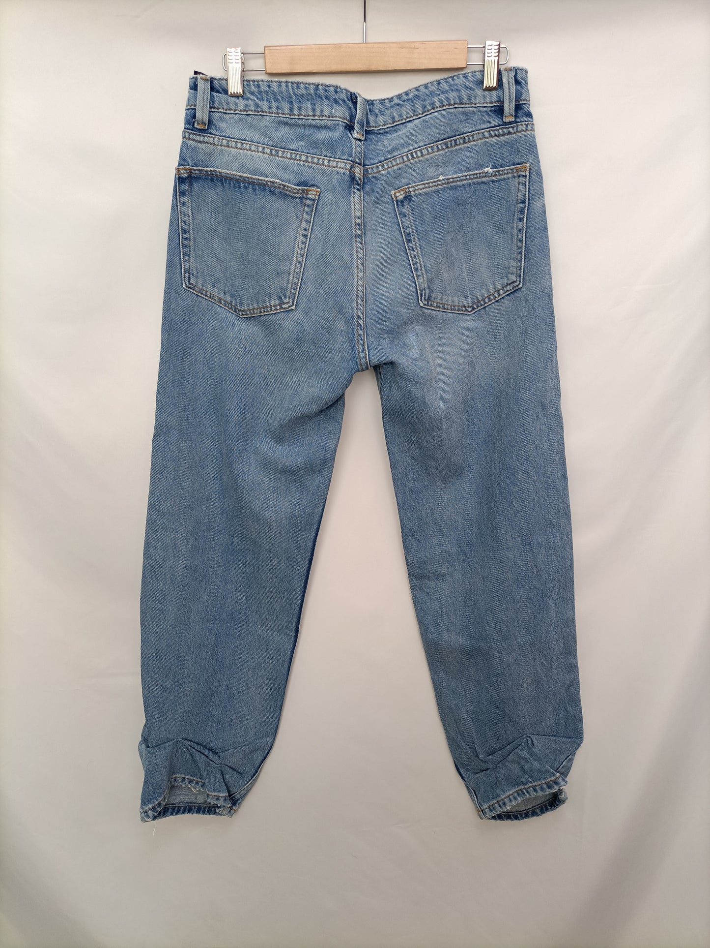 ZARA. Pantalón denim cosido T.38