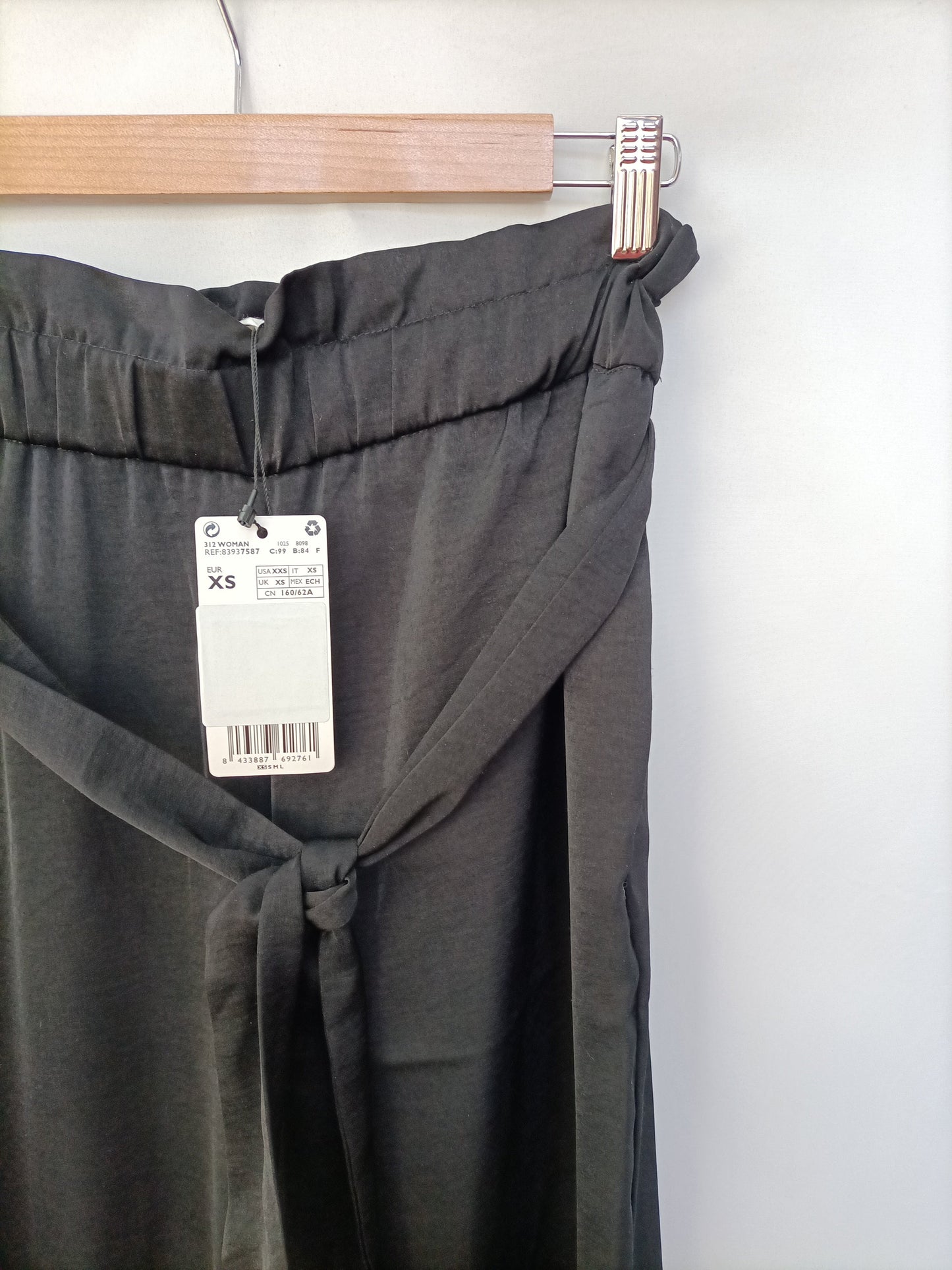 MANGO. Black palazzo pants, size xs