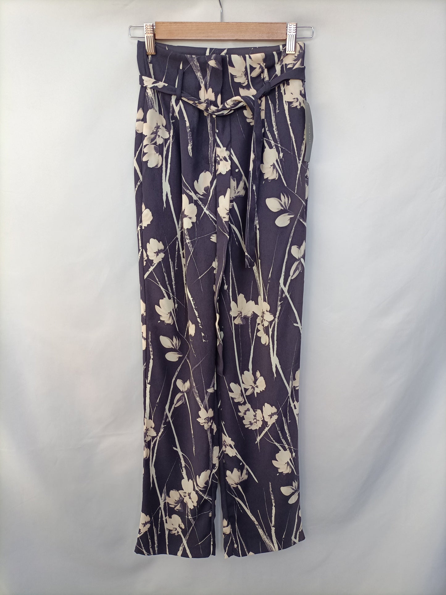 ZARA. Pantalón fluido floresT.xs