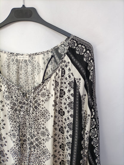 OYSHO. Blusa fluida flores T.s