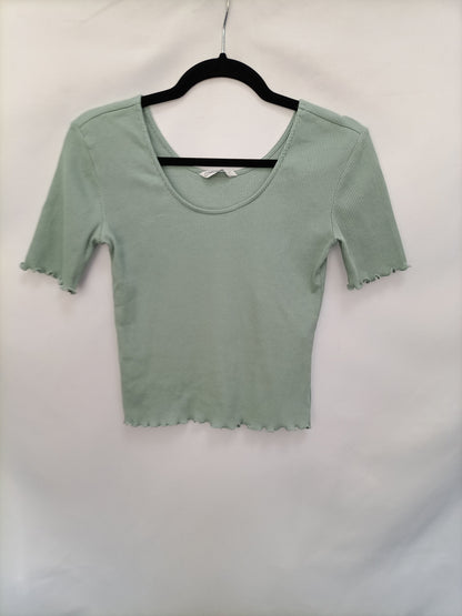 ONLY. Top verde canalé T.s