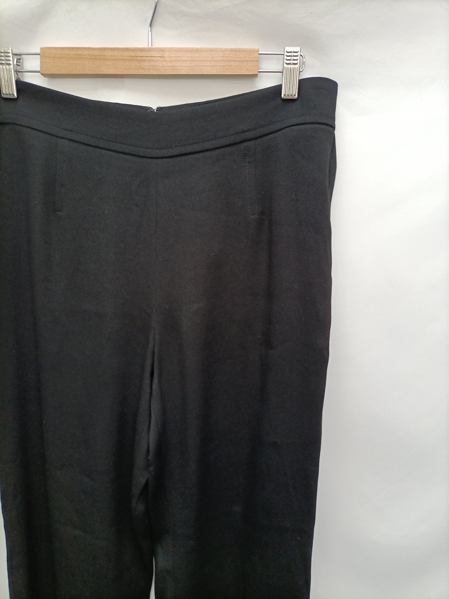 ANGEL SCHLESSER. Pantalón negro recto T.42