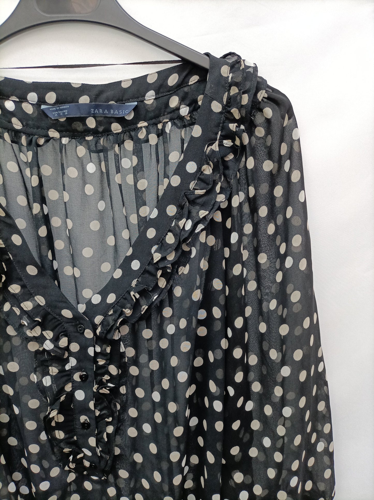 ZARA. Blusa negra Lunares T.m