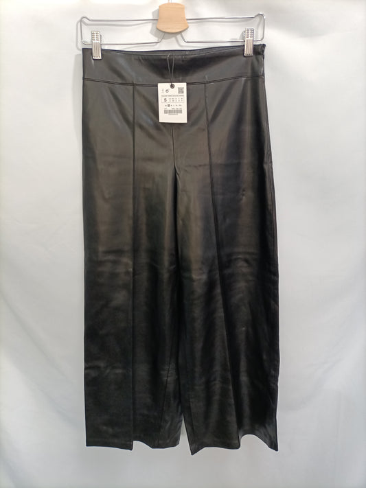 ZARA. Pantalón culotte polipiel T.s