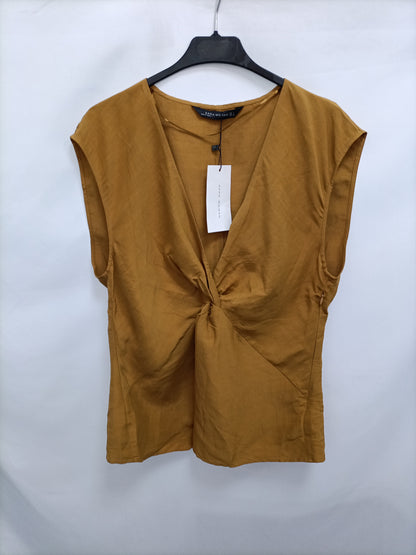 ZARA. Mustard knot top Tl