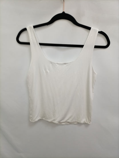STRADIVARIUS. Top blanco escoteT.l