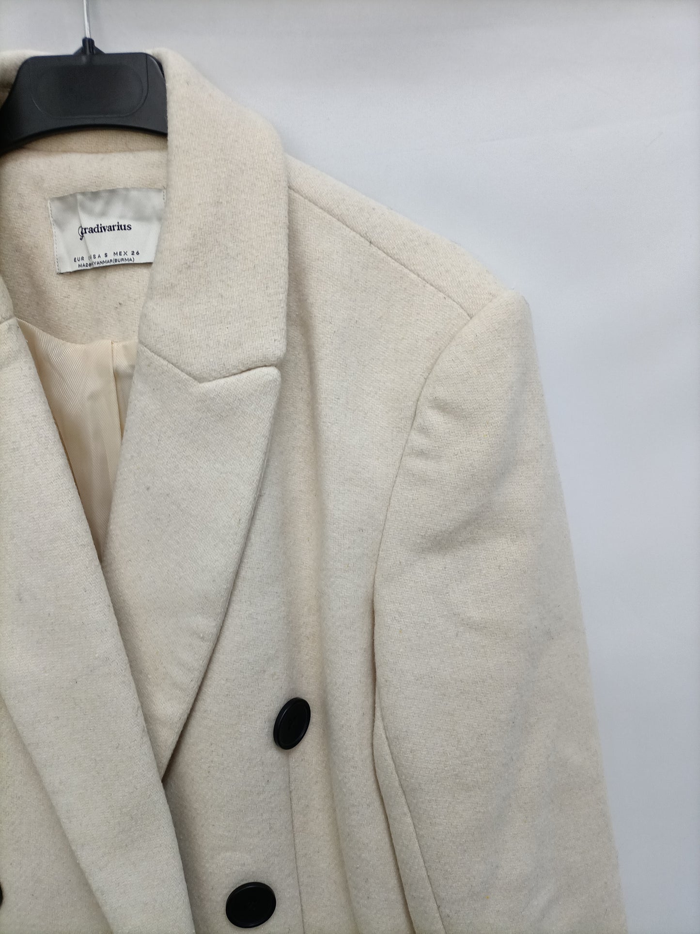 STRADIVARIUS. Abrigo beige jaspeado T.s