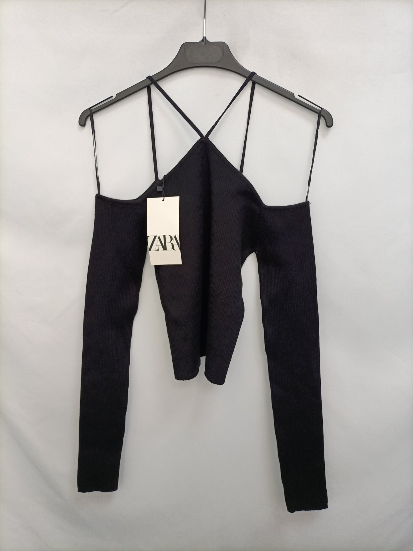 ZARA. Black ribbed top Tm