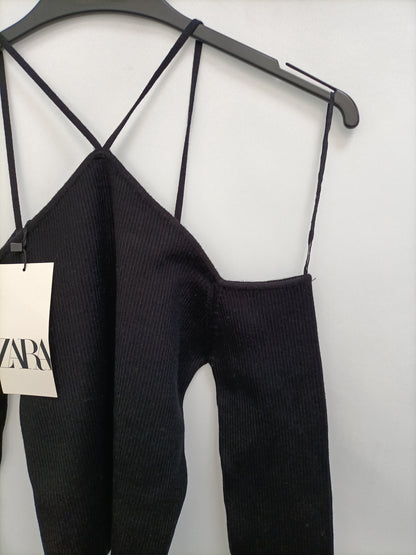 ZARA. Black ribbed top Tm