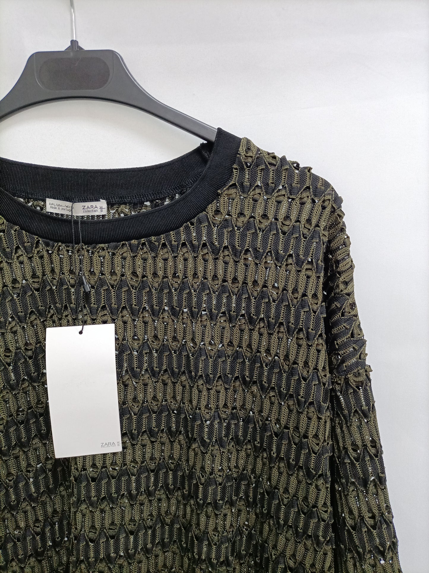 ZARA.Green and black die-cut knit sweater TL