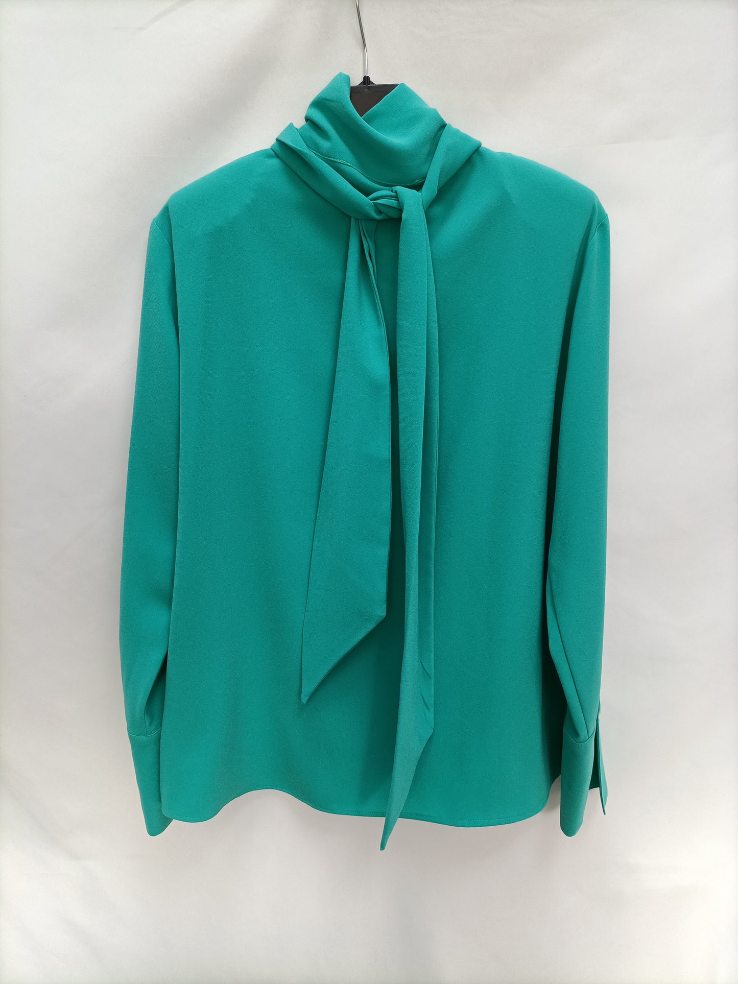 INES DOMEQ. Blusa verde lazada T.s
