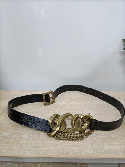 ZARA. Cinturón negro cadena T.80