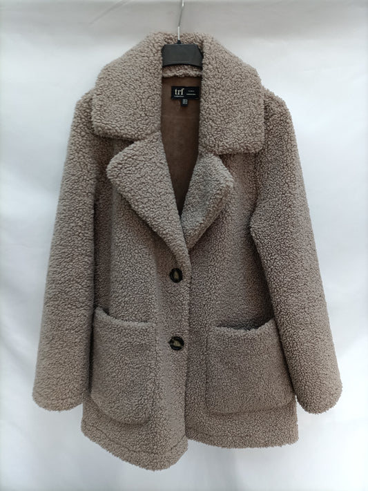 ZARA. Abrigo borrego marrón T. Xs