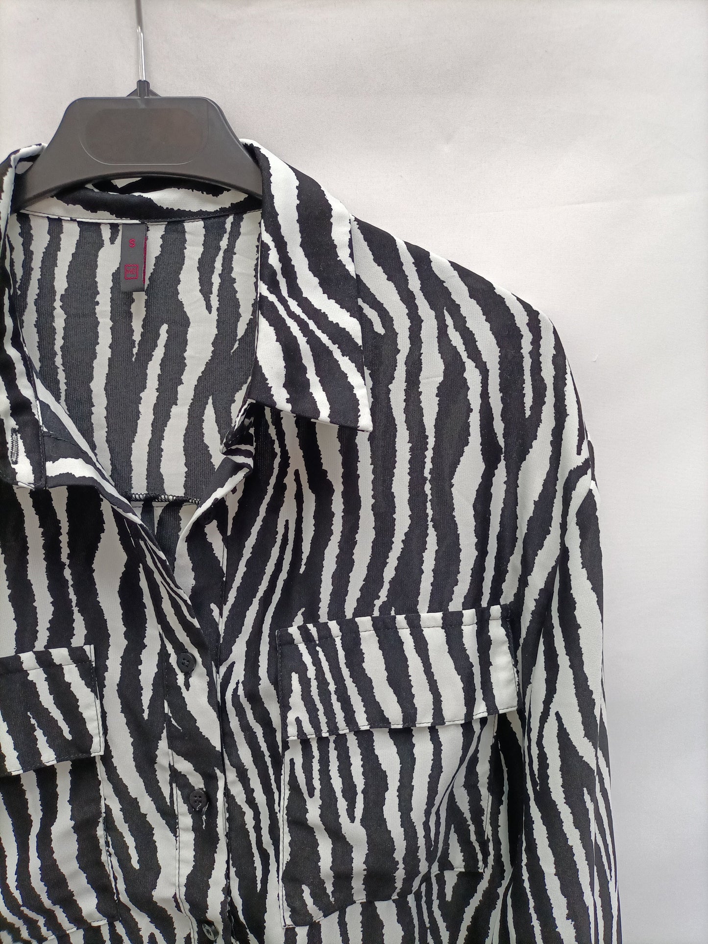 MORANGO. Blusa fluida cebraT.s