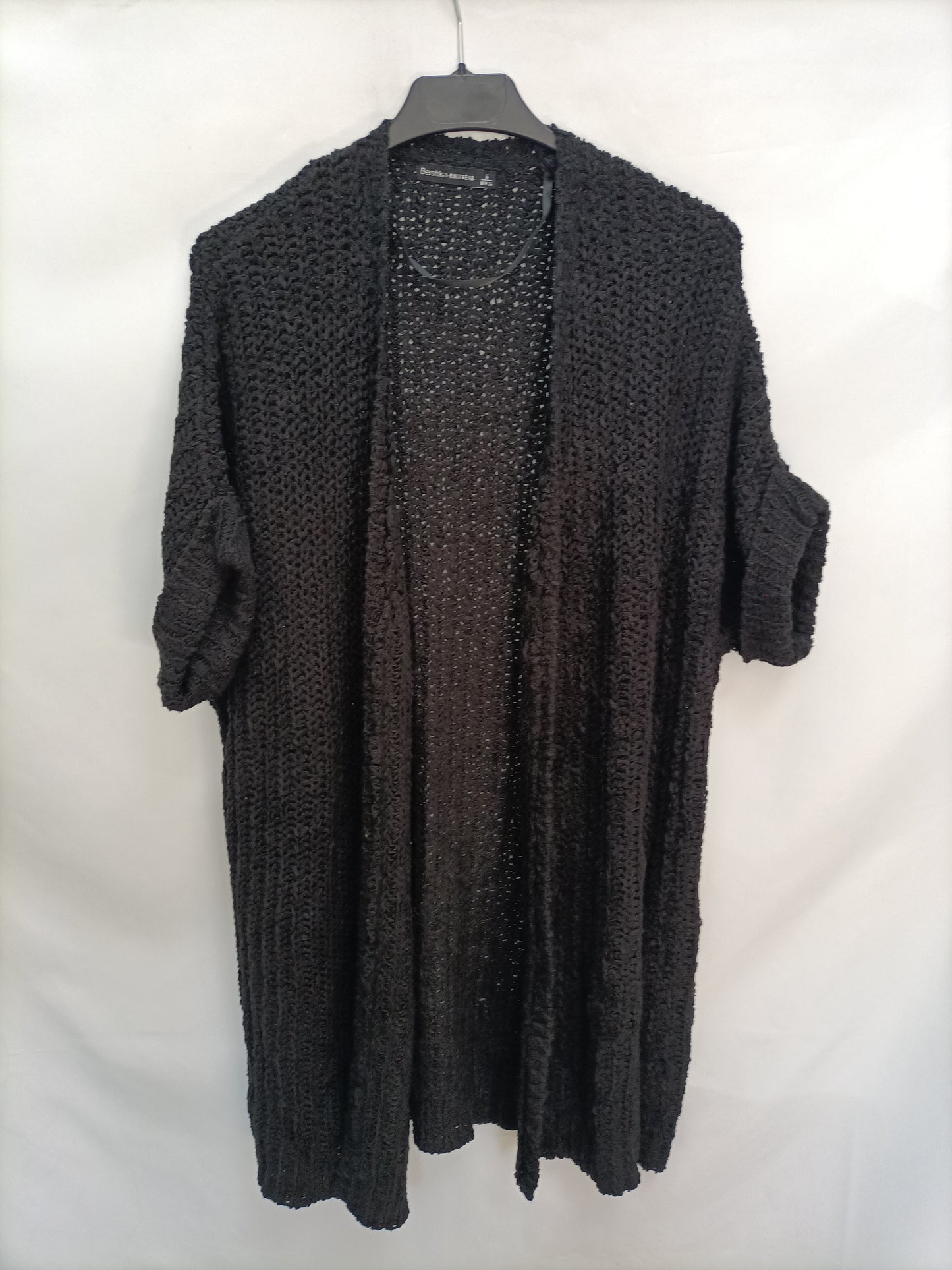 BERSHKA. Cardigan negro punto T.s