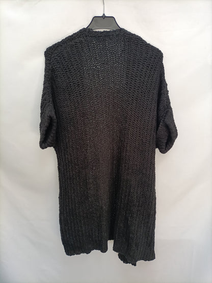 BERSHKA. Cardigan negro punto T.s