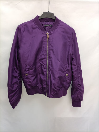 STRADIVARIUS. Bomber morada T.m