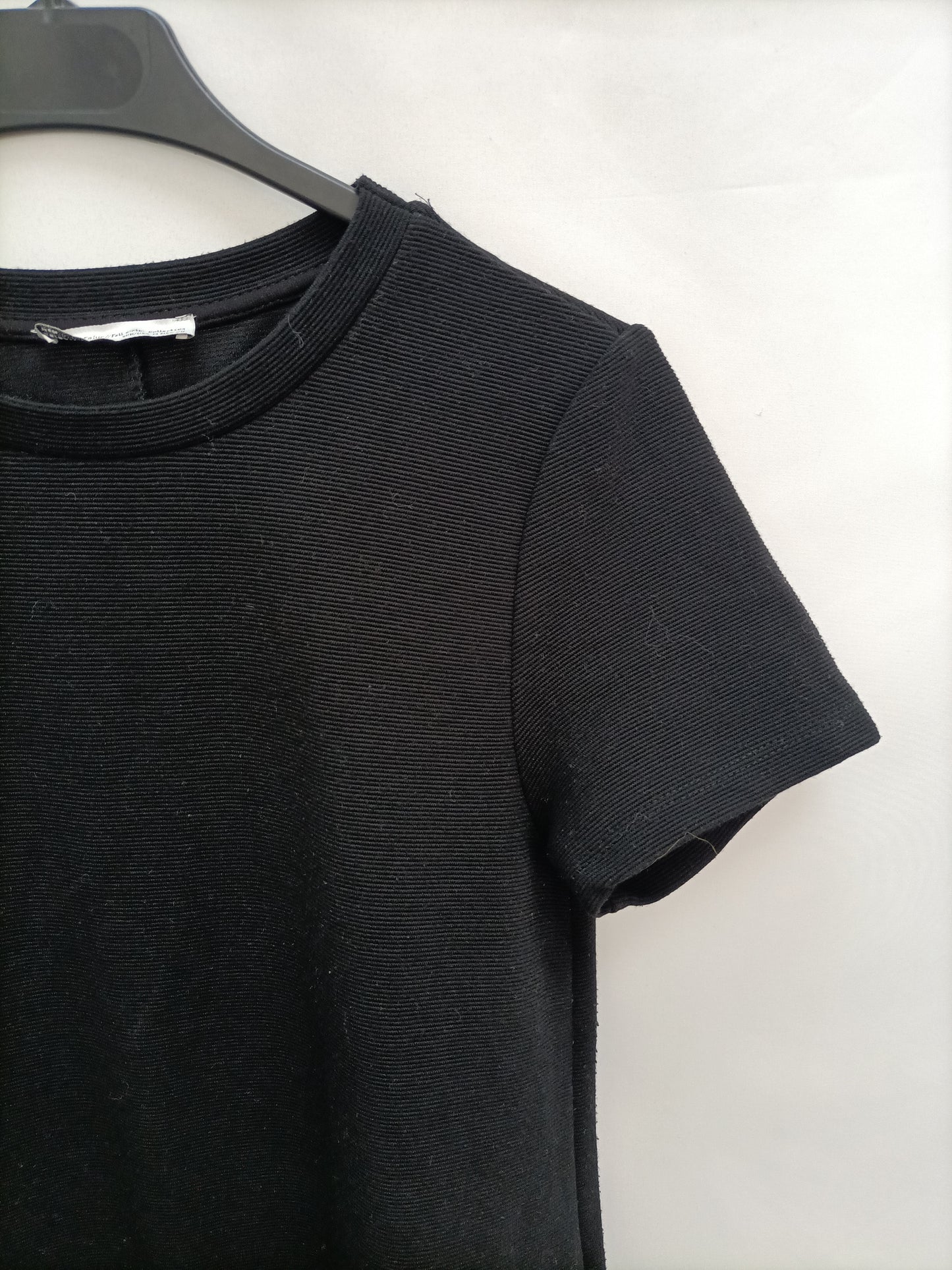 ZARA. Vestido negro canalé T.m