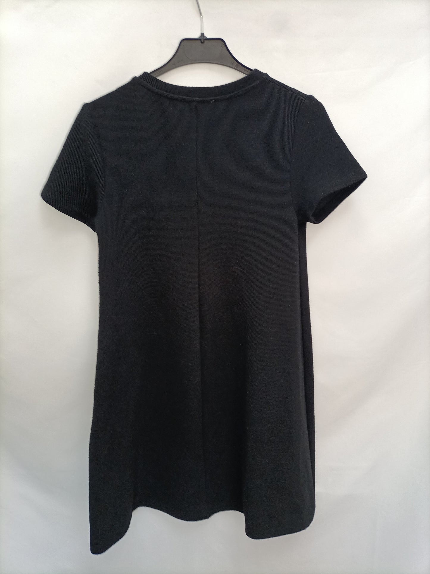 ZARA. Vestido negro canalé T.m