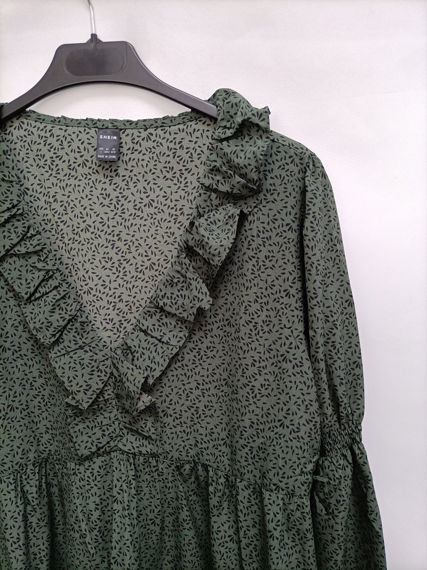 SHEIN. Vestodo verde hojas T.L