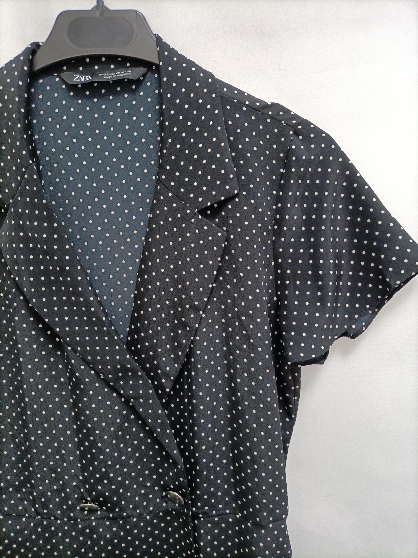 ZARA. Mono negro lunares T.xs