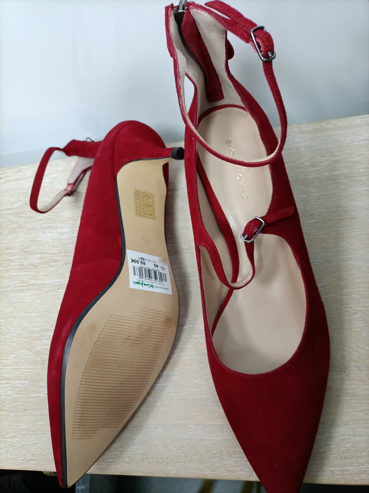 GLORIA ORTIZ. Zapatos de vestir rojos T.40