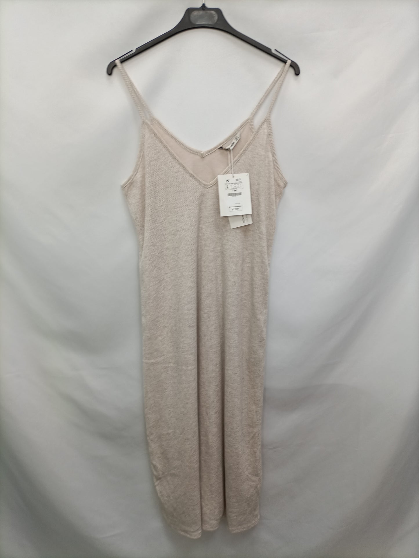 STRADIVARIUS. Vestido midi beige T.l