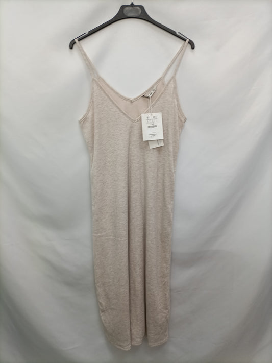 STRADIVARIUS. Vestido midi beige T.l