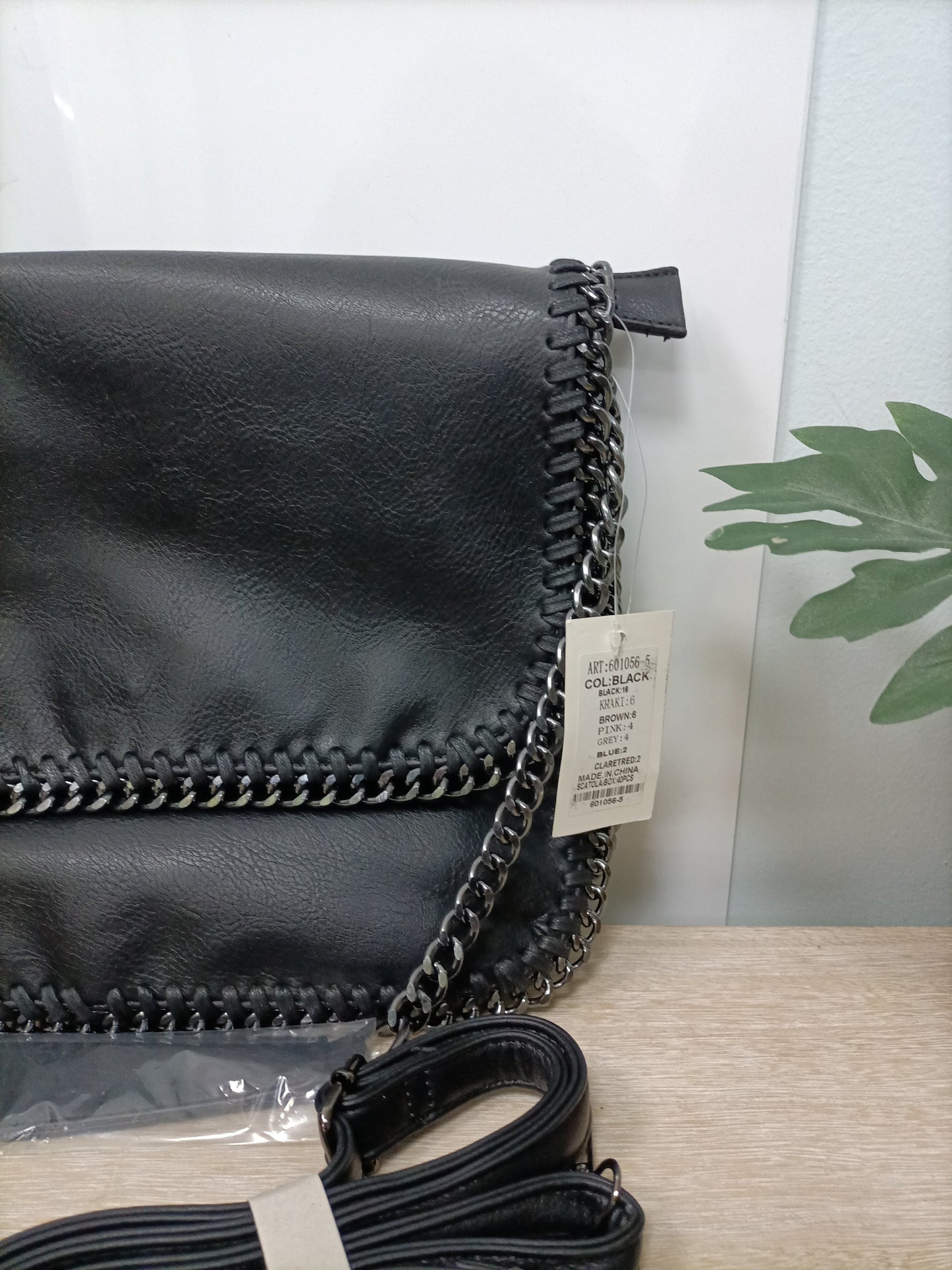 OTRAS.Bolso negro cadena T.u