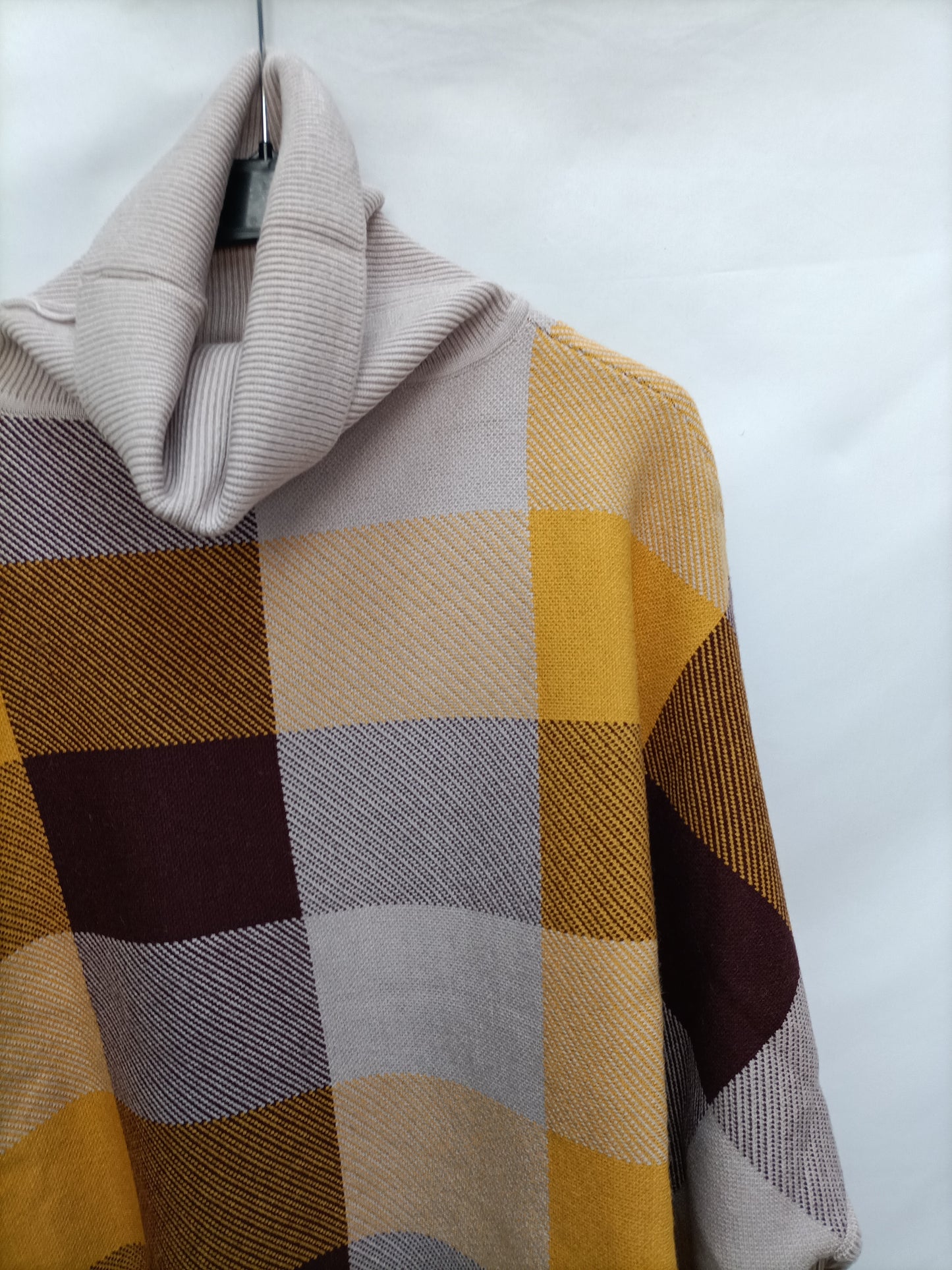 CHICWISH. Oversized TU checkered sweater (M)