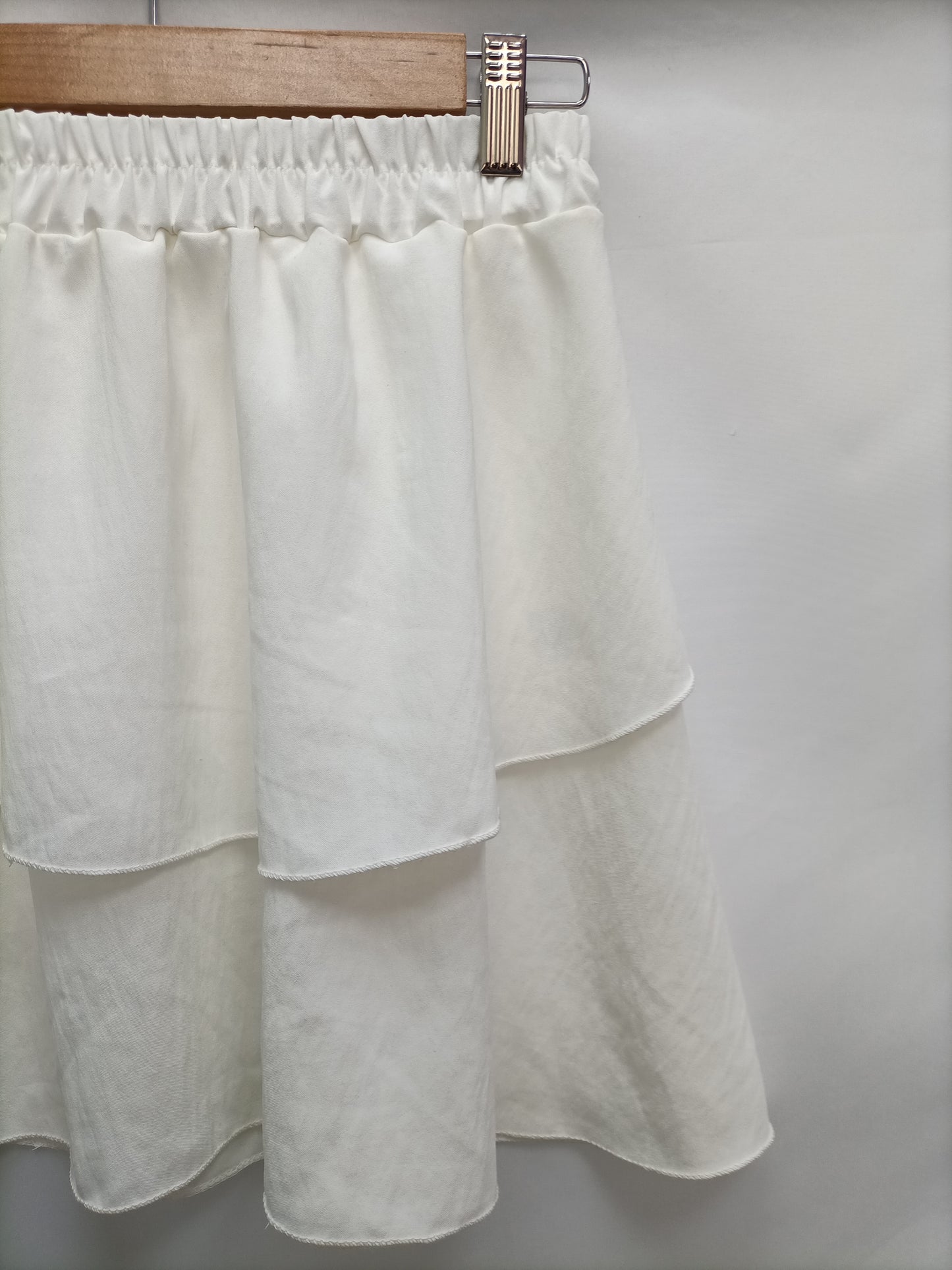 OTRAS. Falda blanca volantes T.U (S)