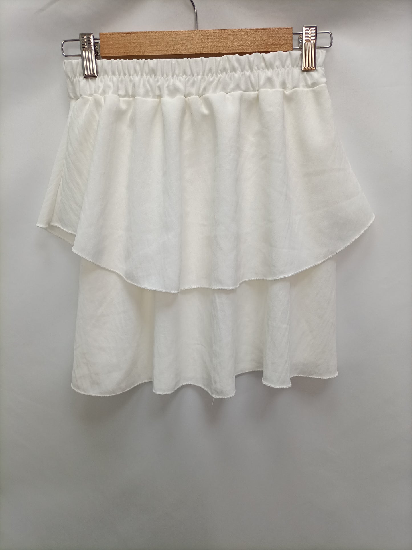 OTRAS. Falda blanca volantes T.U (S)