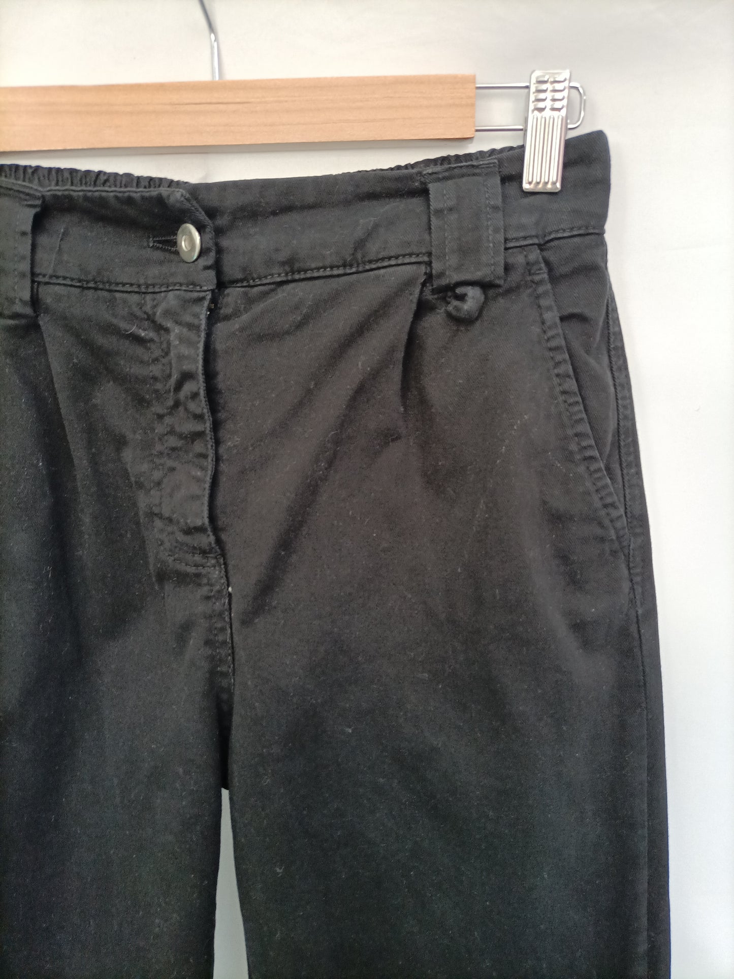 BERSHKA. Pantalón negro cargo T.34