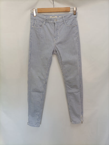 STRADIVARIUS. Pantalón rayas T.36