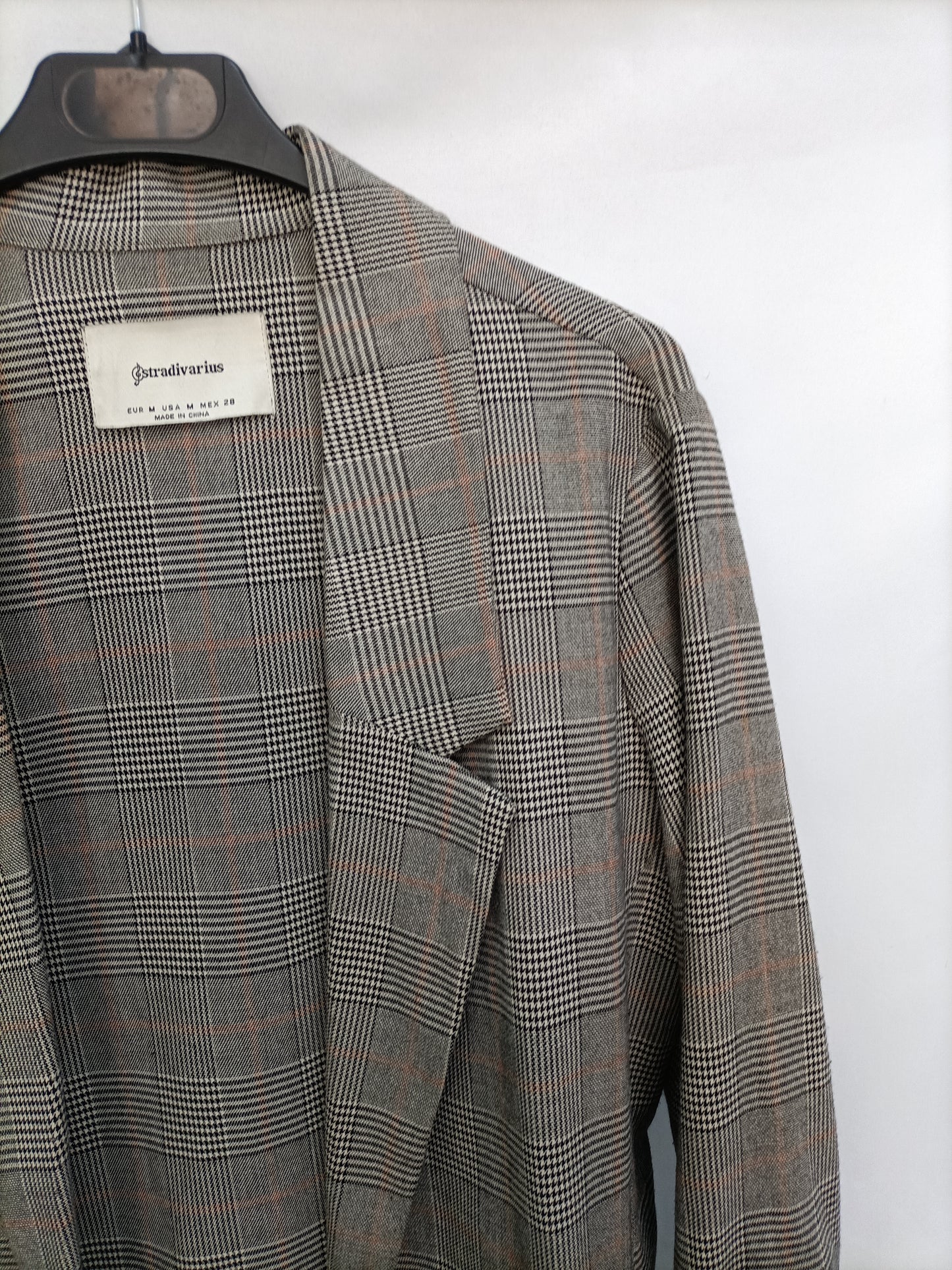 STRADIVARIUS. Blazer gris cuadros  T.m