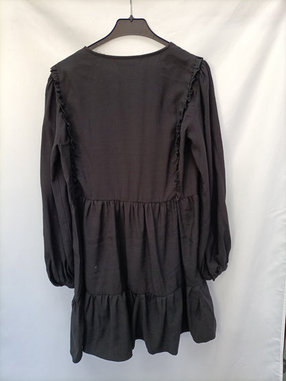 ZARA. Vestido corto negro T.s