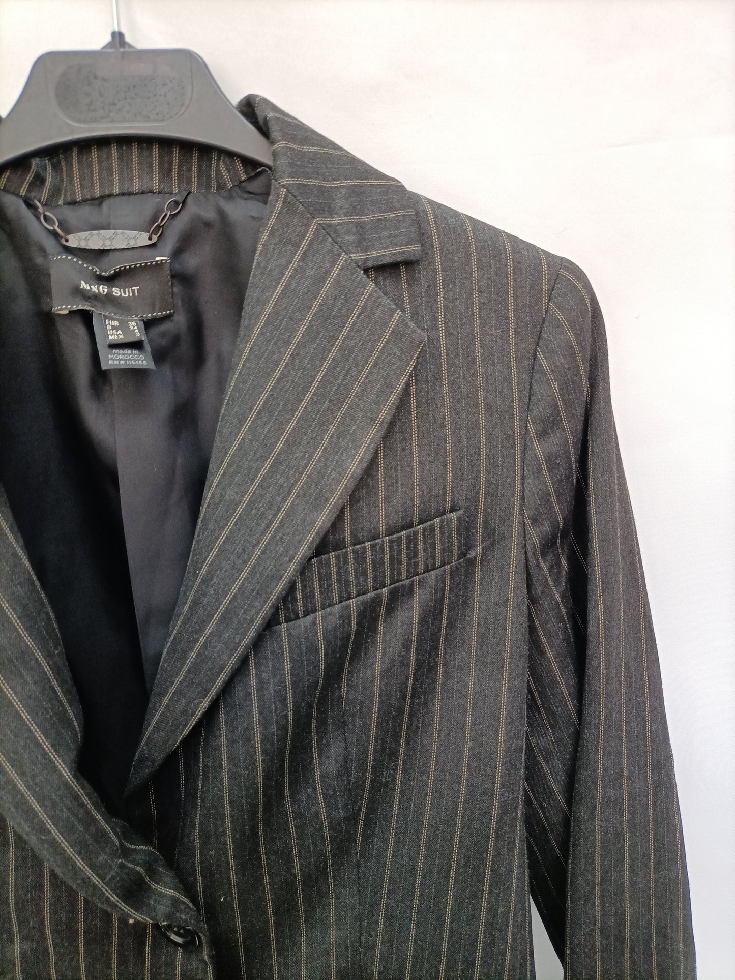 MANGO. Blazer rayas T.36