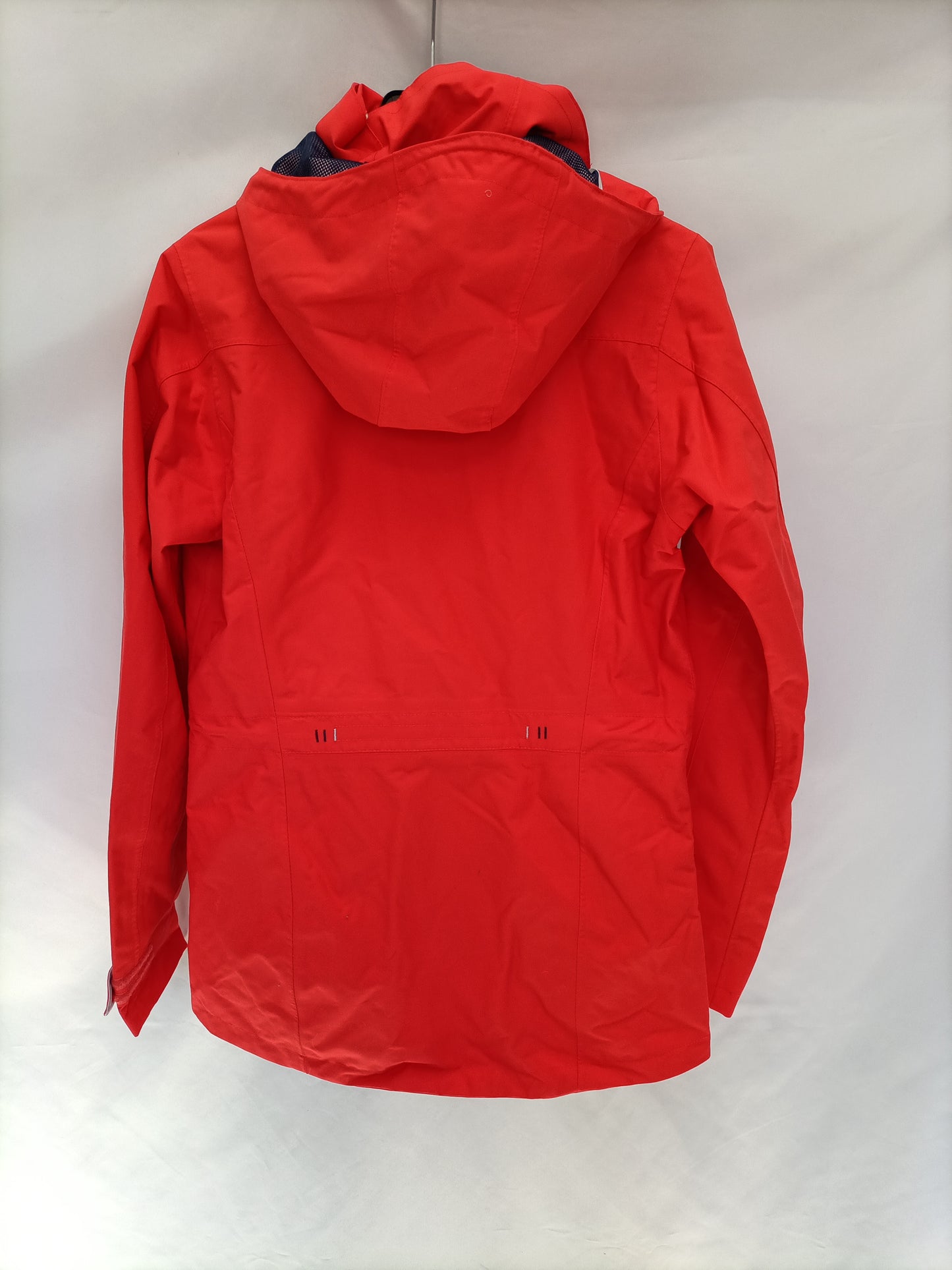 DECATHLON. Chaqueta roja