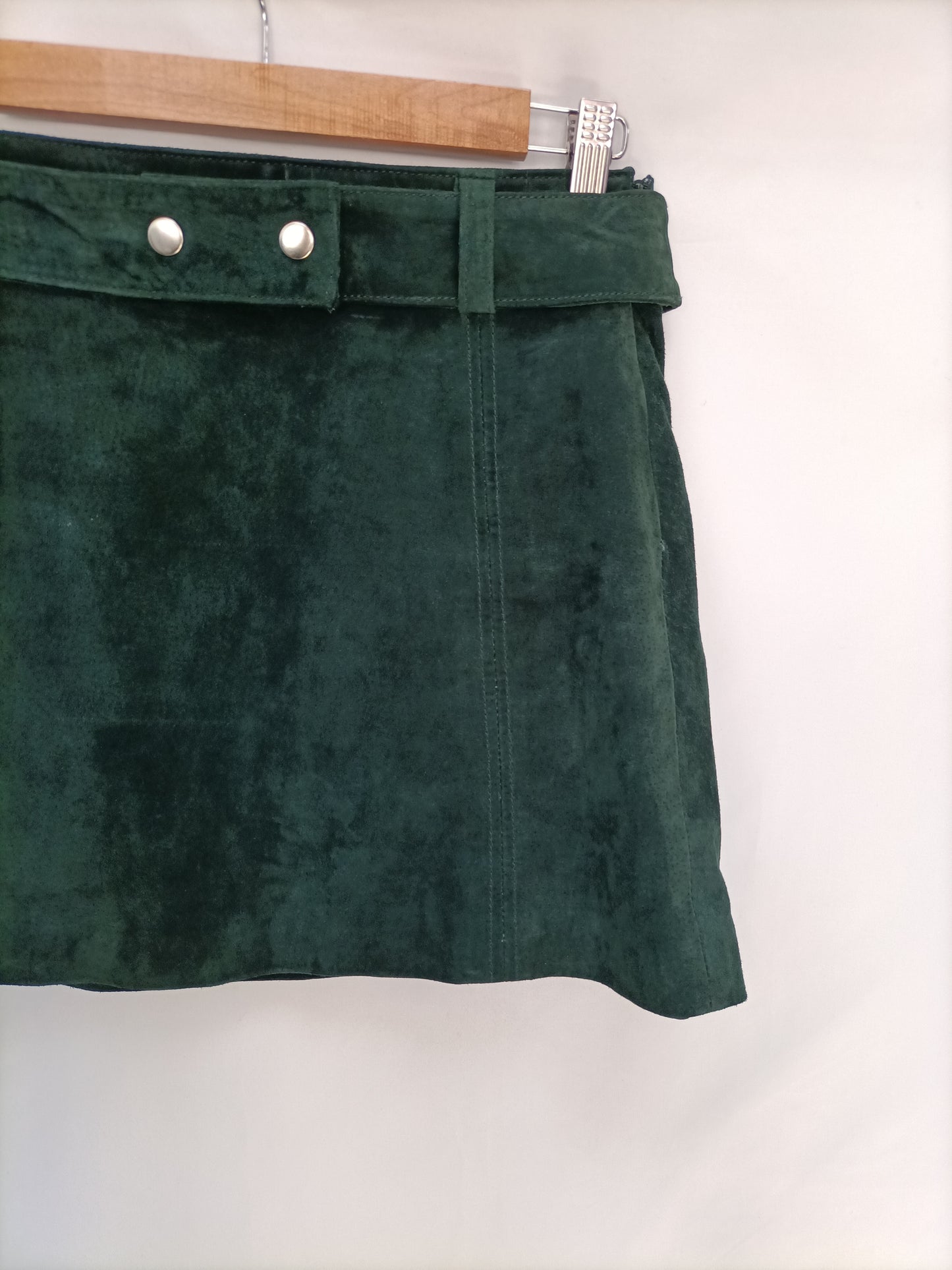 ZARA. Falda verde piel  T.s