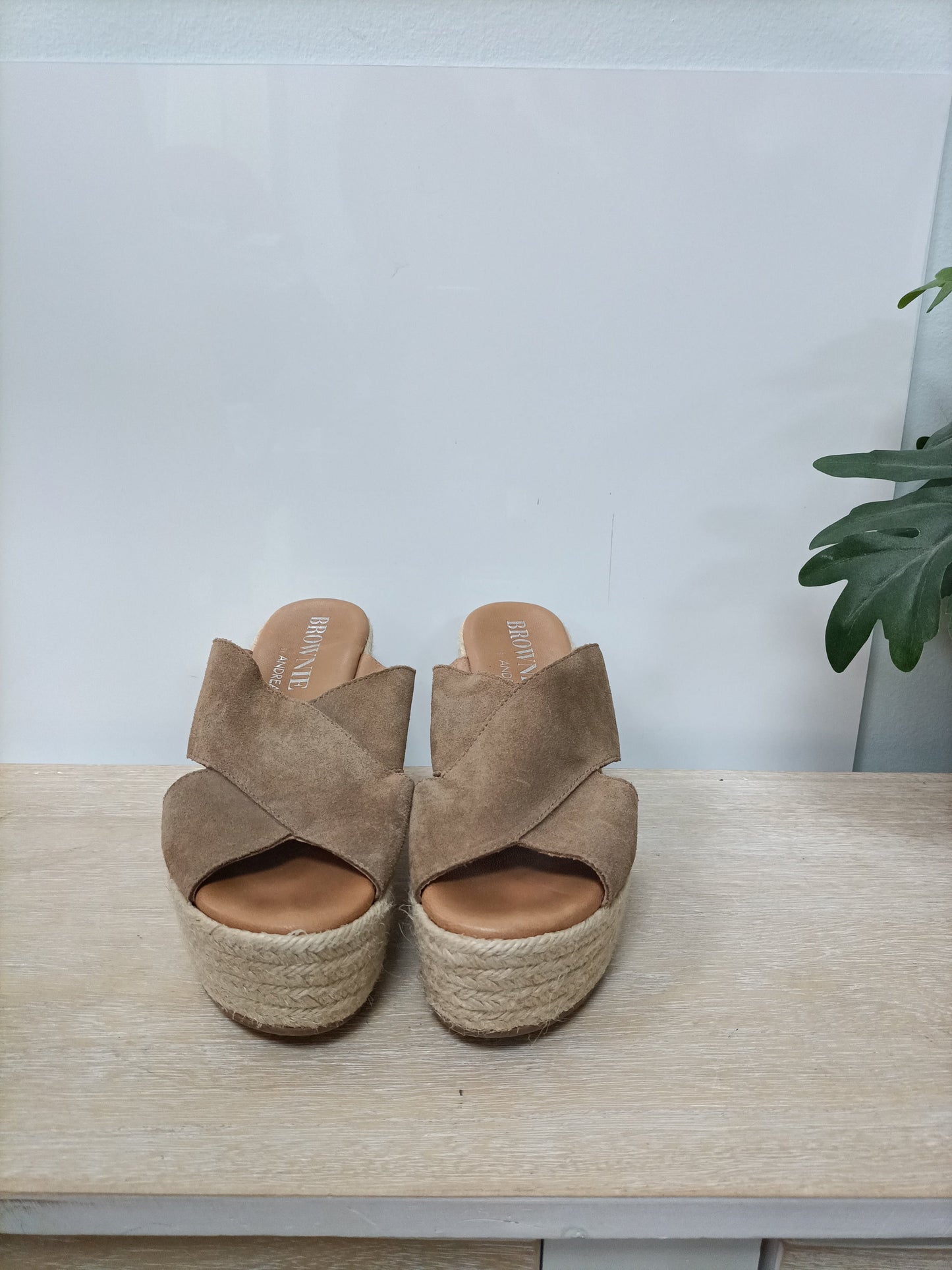 BROWNIE. Cuñas marrones T.38