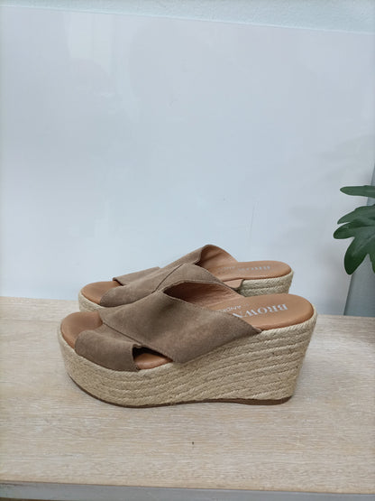 BROWNIE. Cuñas marrones T.38