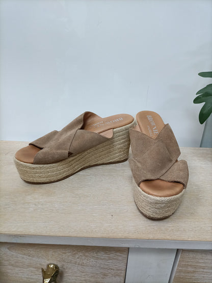 BROWNIE. Cuñas marrones T.38