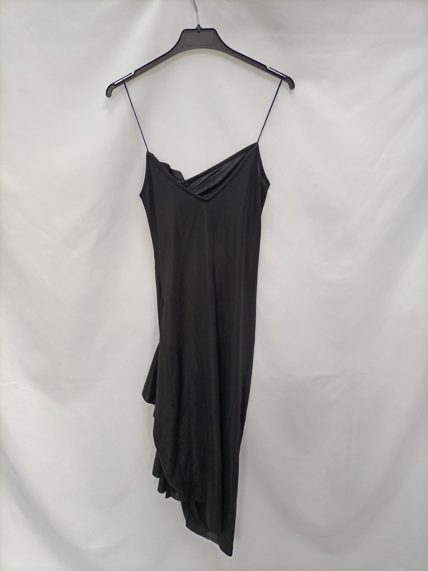 ZARA. Vestido negro fruncido T.m