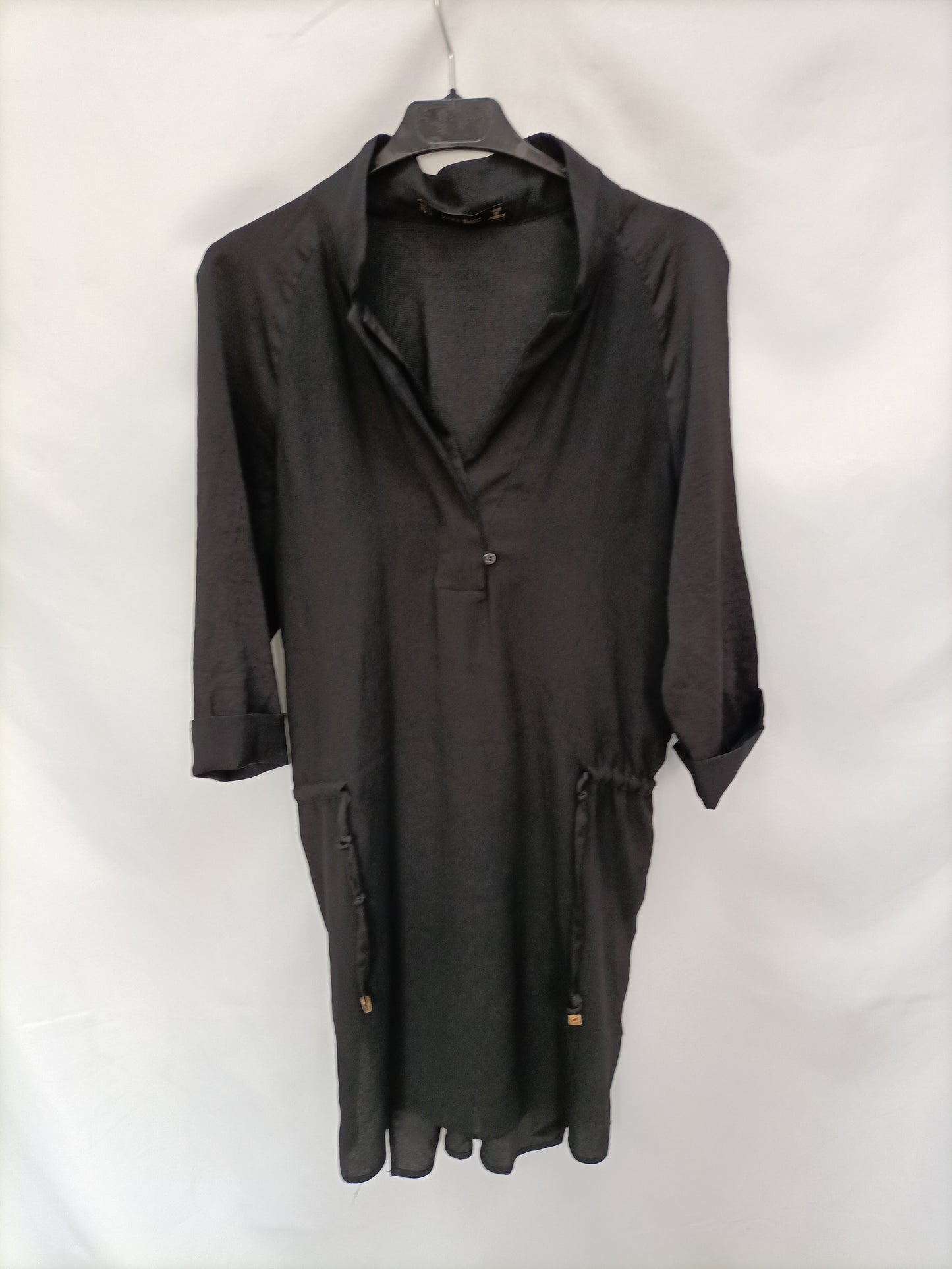 ZARA. Vestido negro fluido T.s
