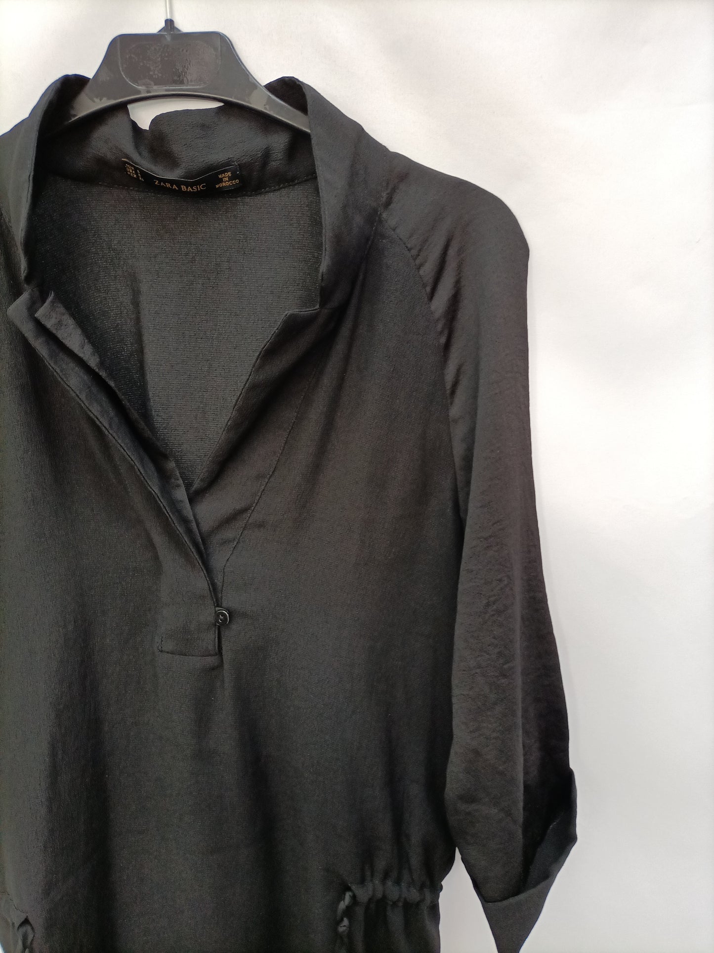 ZARA. Vestido negro fluido T.s