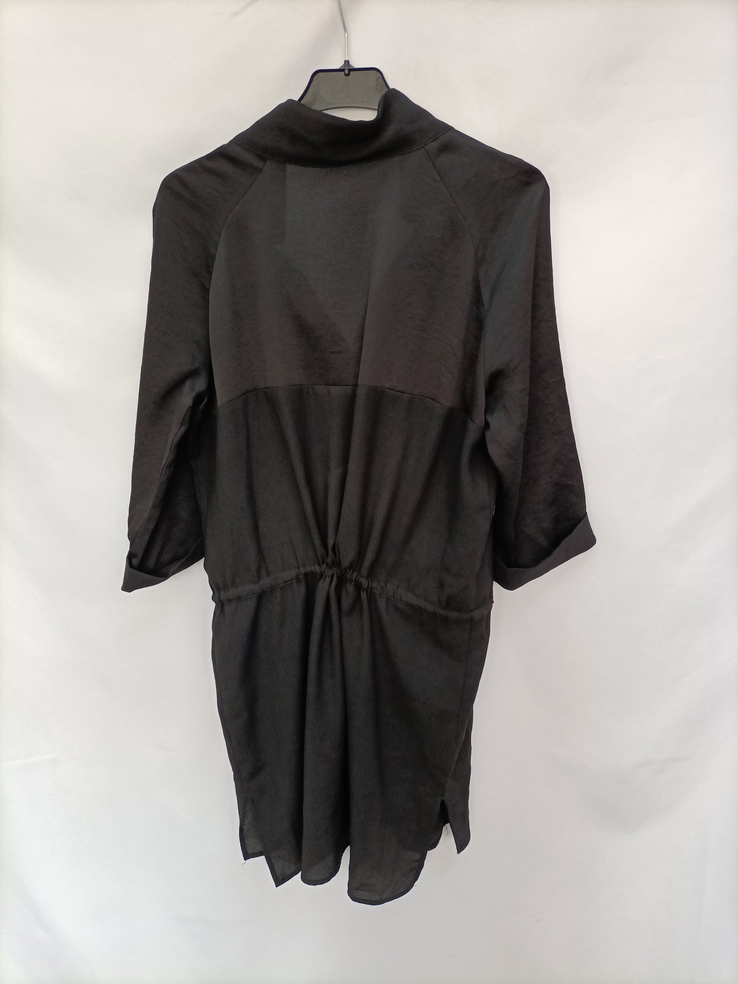 ZARA. Vestido negro fluido T.s